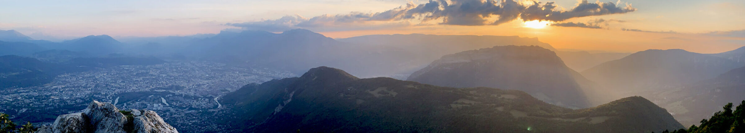 NMC-Grenoble-Vue-coucher-soleil-2400x430